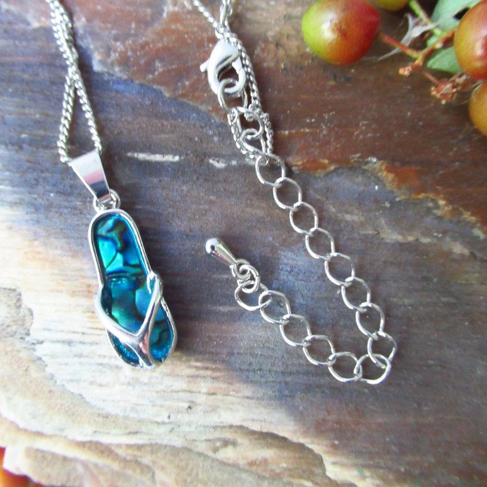 Necklace Flip Flop - Picture 5 of 16